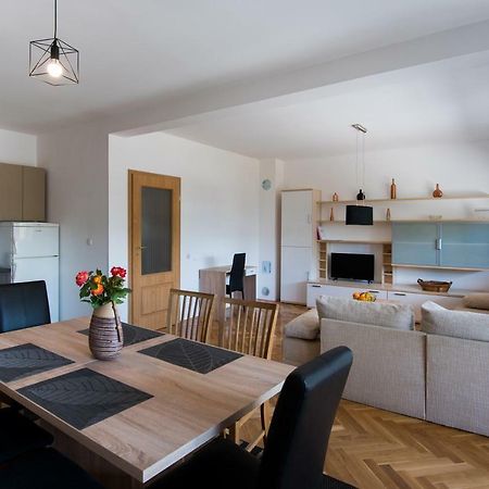 Seasons Apartmani Осиек Экстерьер фото