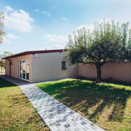 Seasons Apartmani Осиек Экстерьер фото