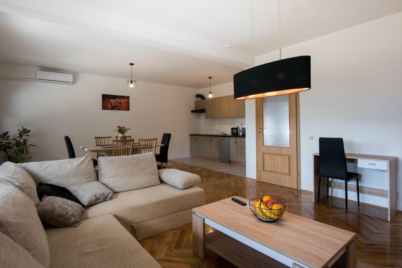 Seasons Apartmani Осиек Экстерьер фото