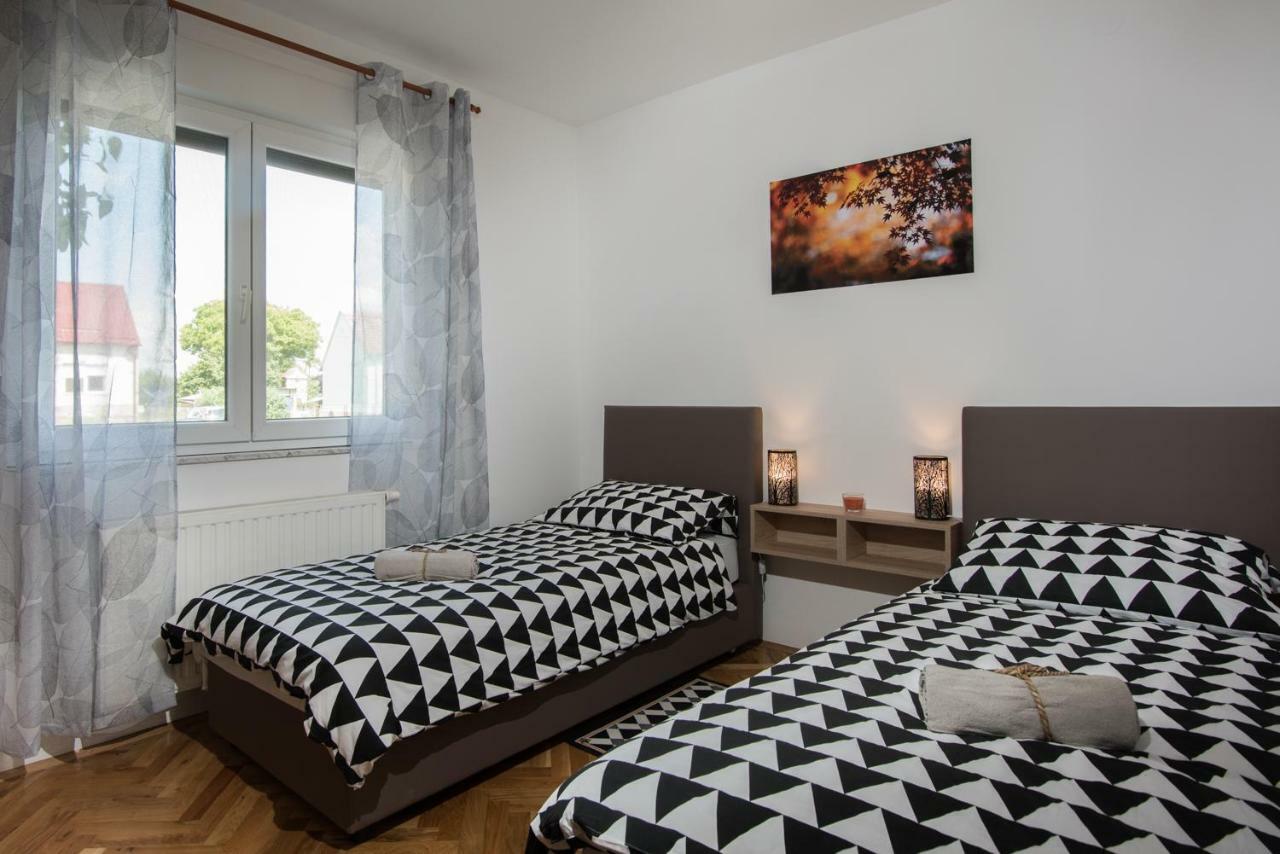 Seasons Apartmani Осиек Экстерьер фото