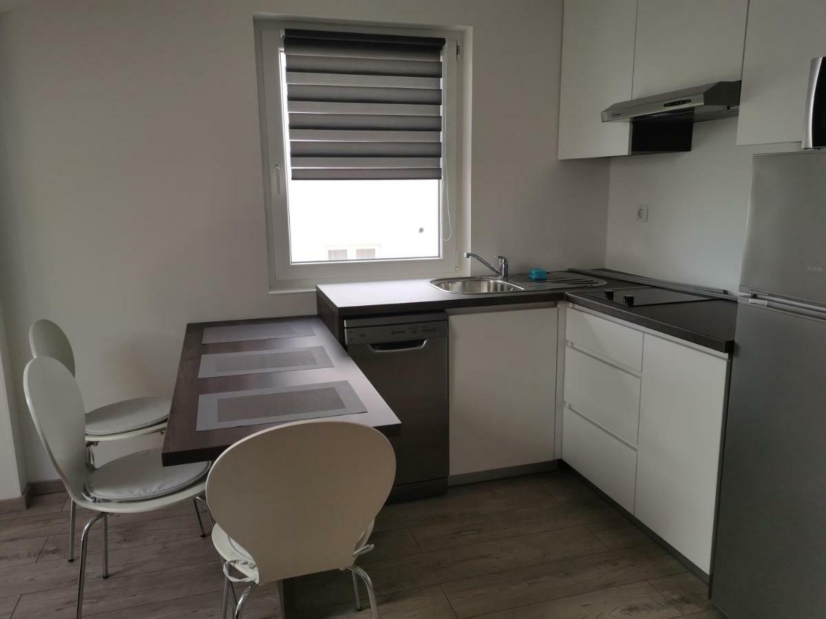 Seasons Apartmani Осиек Экстерьер фото