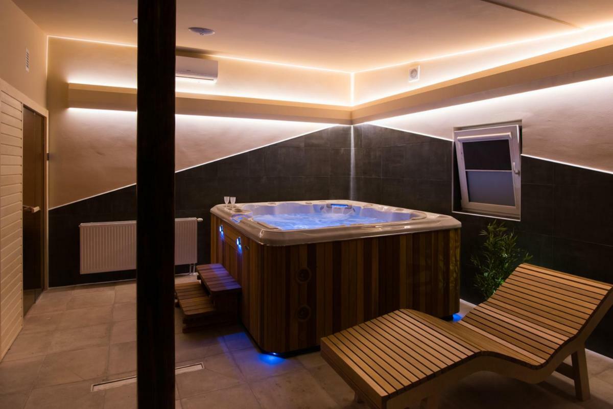 Seasons Apartmani Осиек Экстерьер фото