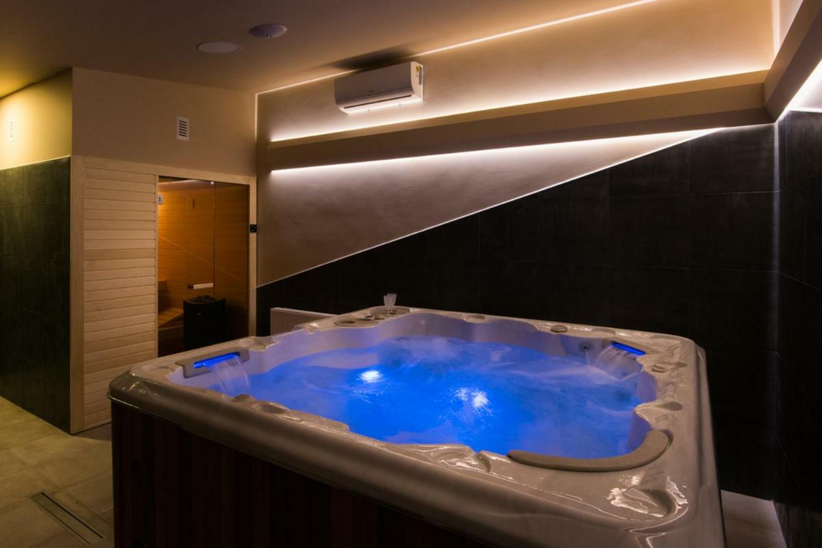 Seasons Apartmani Осиек Экстерьер фото